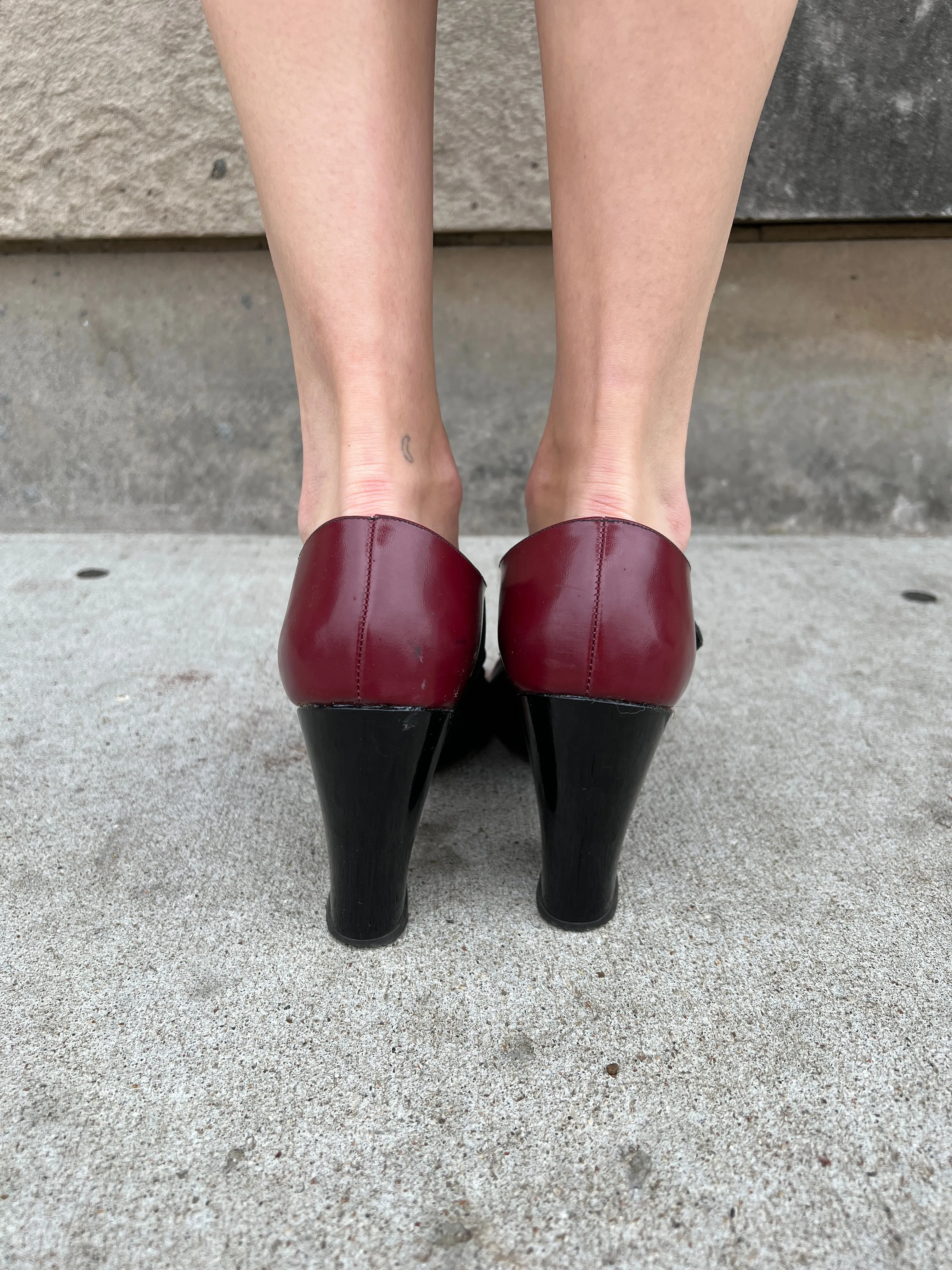 60s/70s Black Red Patent Leather Mary Jane Shoes, Holiday Wise