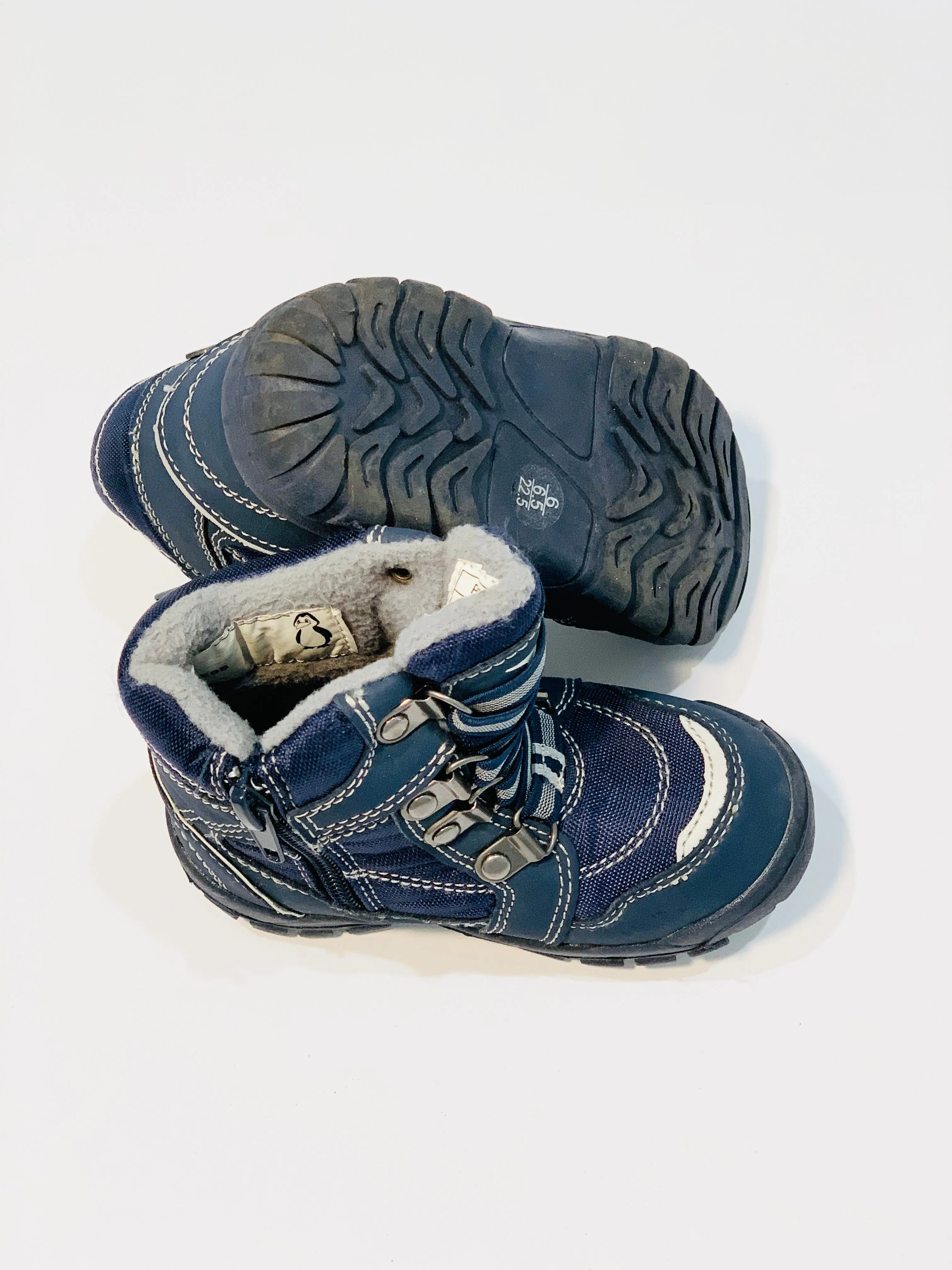 Snow boots - Size AU6