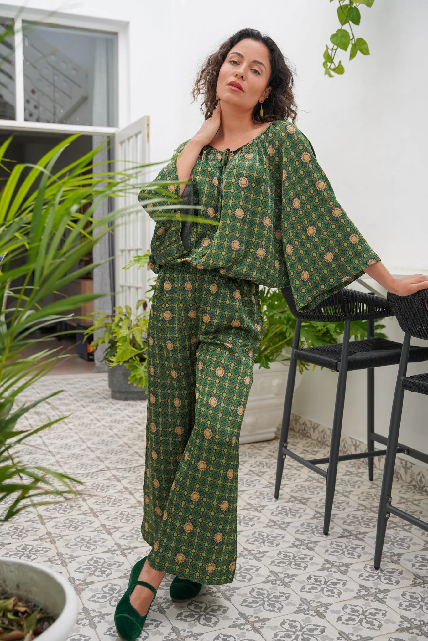The Geometric Motif Top